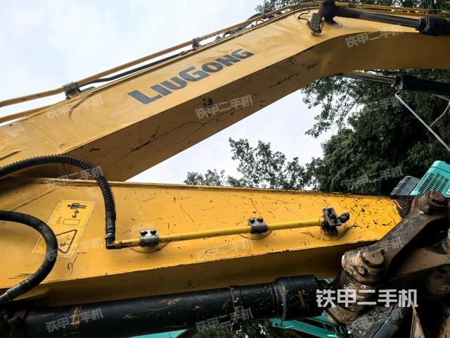 小臂整体右前（工作和回转装置）