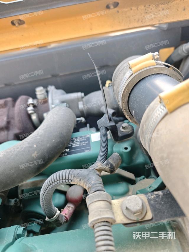 发动机室（上车部件）