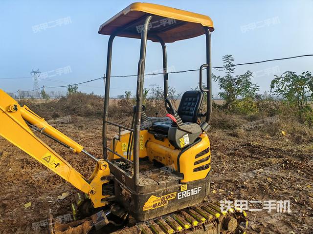 駕駛室頂部（整機(jī)外觀）