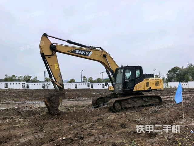 三一重工SY215C挖掘机