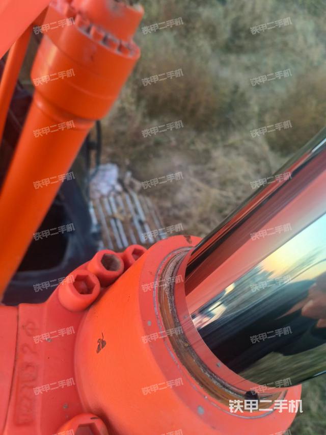 驾驶室顶部（整机外观）