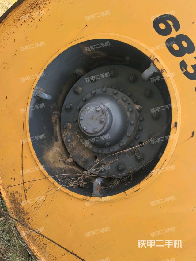 前轮右侧减震块连接及部件（压路机前后车架）