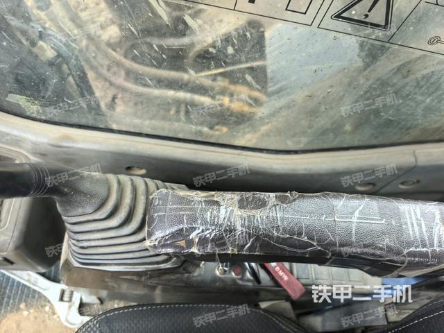 座椅左侧控制台/音响/含左手柄（驾驶室部分）