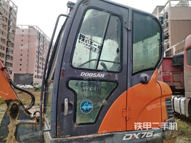 驾驶室整体（整机外观）