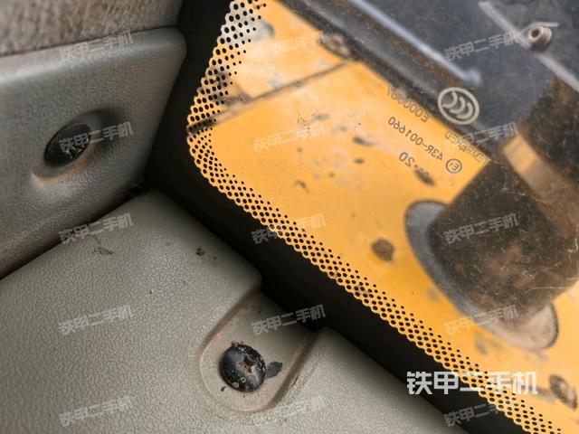 后窗玻璃角标（驾驶室部分）