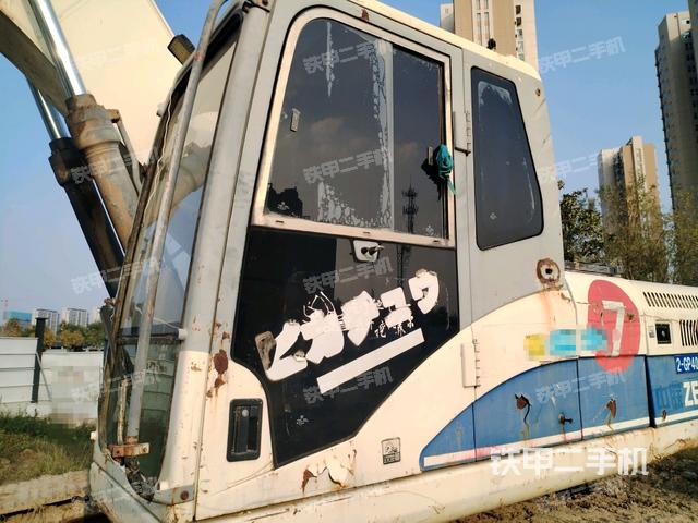 驾驶室整体（整机外观）