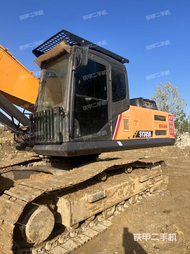 駕駛室整體（整機外觀）