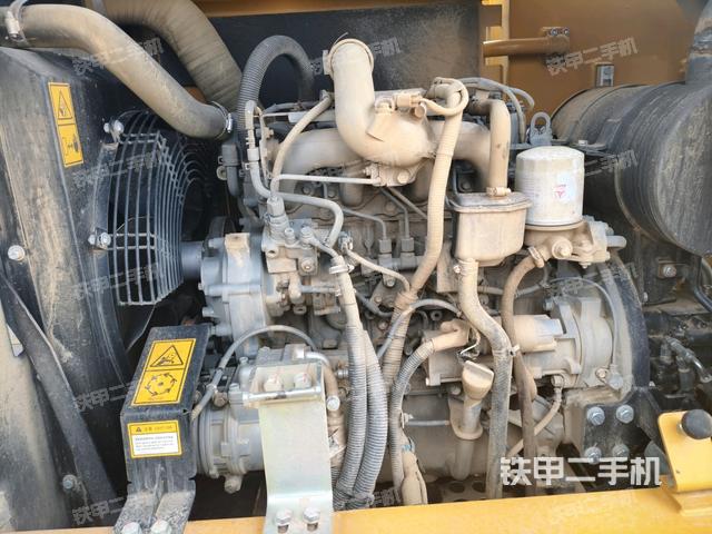 發(fā)動(dòng)機(jī)室（上車部件）