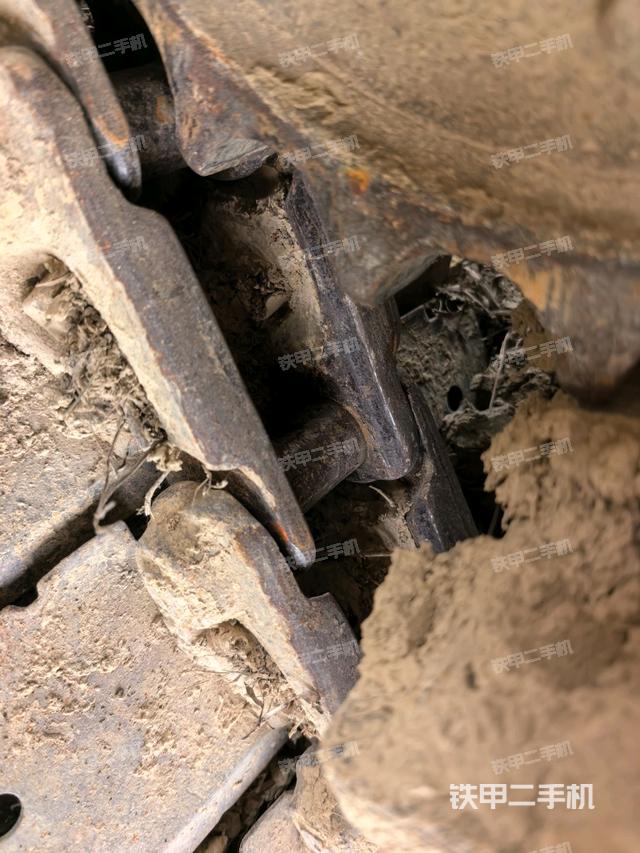 右側(cè)履帶整體?（行走機(jī)構(gòu)）