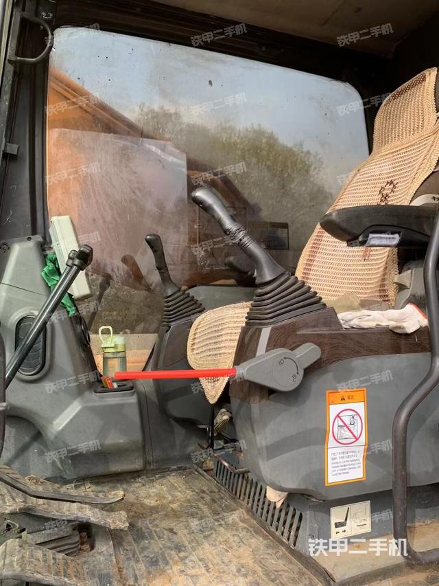 驾驶室整体（整机外观）