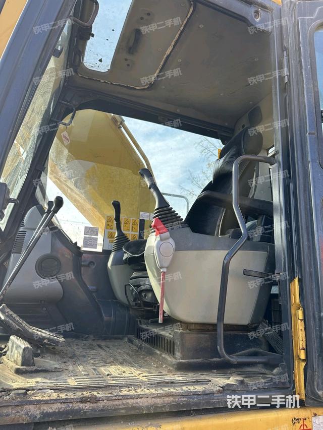 驾驶室整体（整机外观）