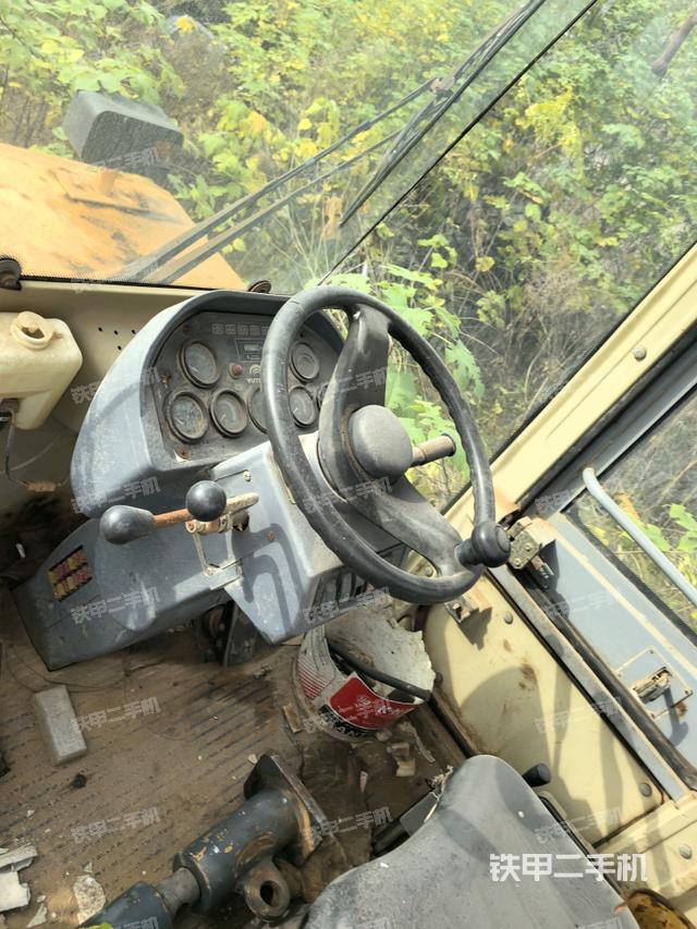 后玻璃角标（压路机驾驶室）