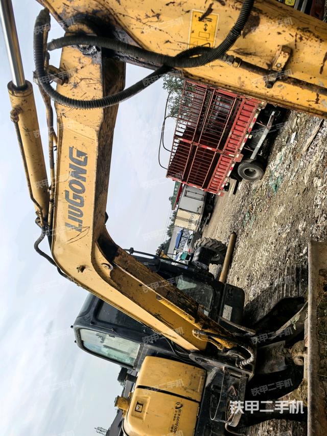 大臂整体 右侧（工作和回转装置）