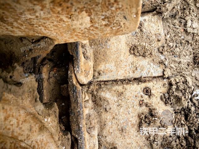 右驱动轮（行走机构）