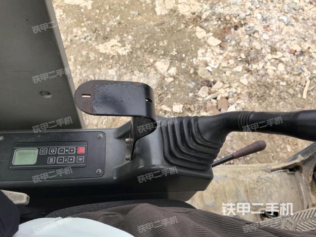 座椅左侧控制台/音响/含左手柄（驾驶室部分）