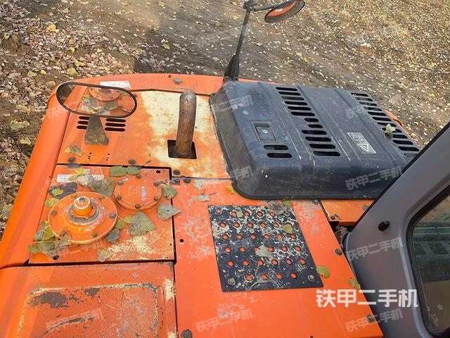 驾驶室顶部（整机外观）