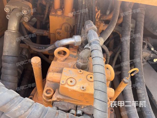 回轉(zhuǎn)馬達(dá)和主控閥（整機外觀）