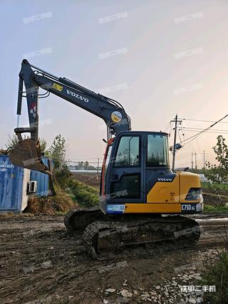 沃尔沃EC75DAG挖掘机