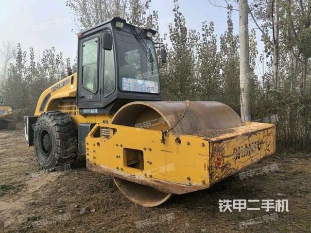 前轮左侧减震块连接及部件（压路机前后车架）