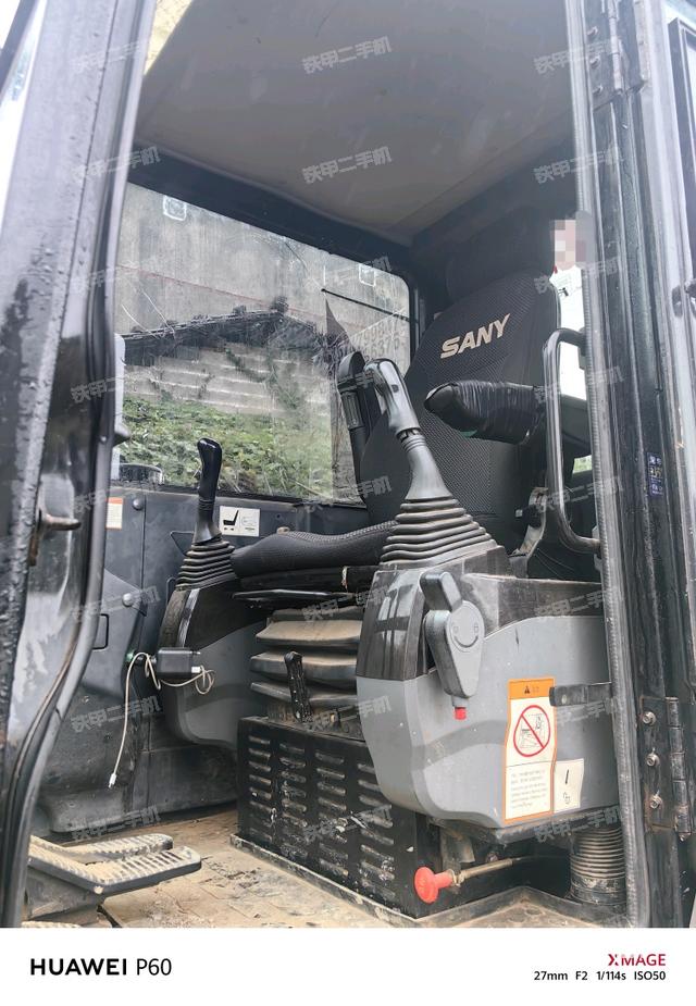 驾驶室整体（整机外观）