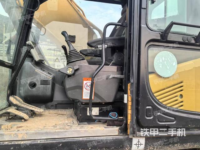 驾驶室整体（整机外观）