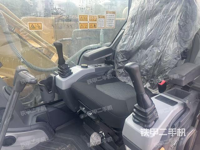 驾驶室整体（整机外观）