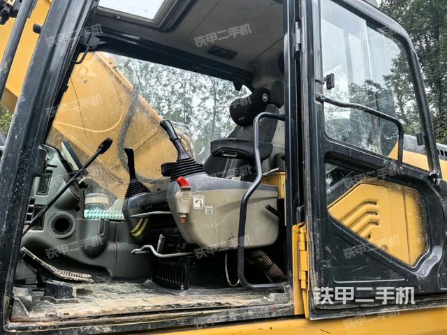 座椅后部（驾驶室部分）