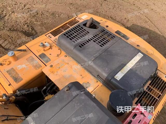 驾驶室顶部（整机外观）