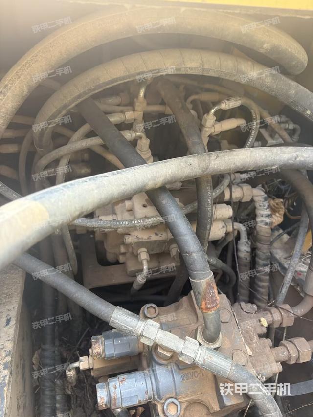 发动机室（上车部件）