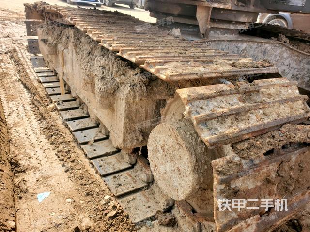 左侧履带整体 （行走机构）