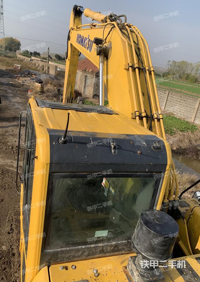 驾驶室顶部（整机外观）
