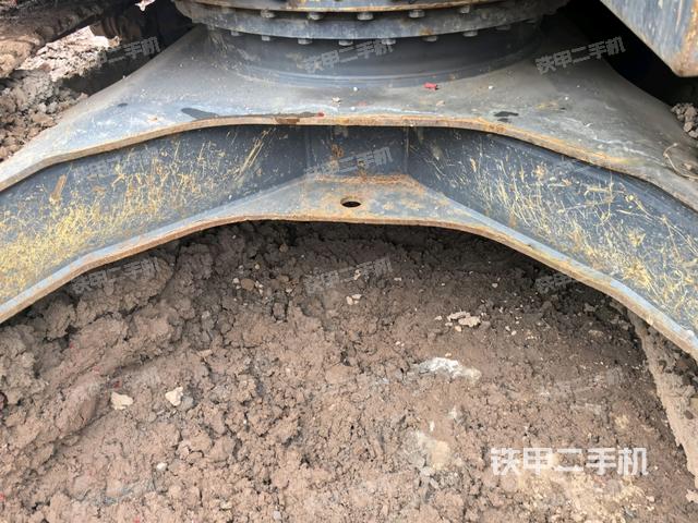 大臂根部 斜视（工作和回转装置）