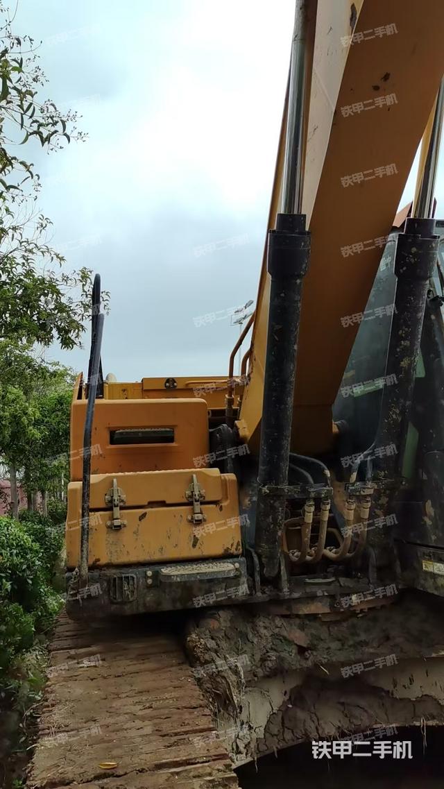 单侧履带整体（整机外观）