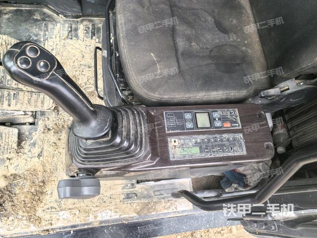 座椅左侧控制台/音响/含左手柄（驾驶室部分）