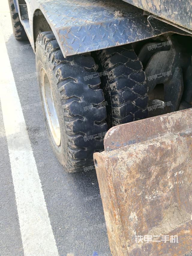 左驱动轮（行走机构）