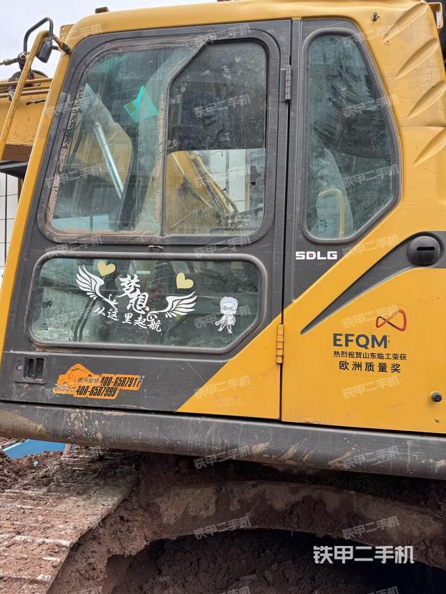 駕駛室左前45度（駕駛室部分）