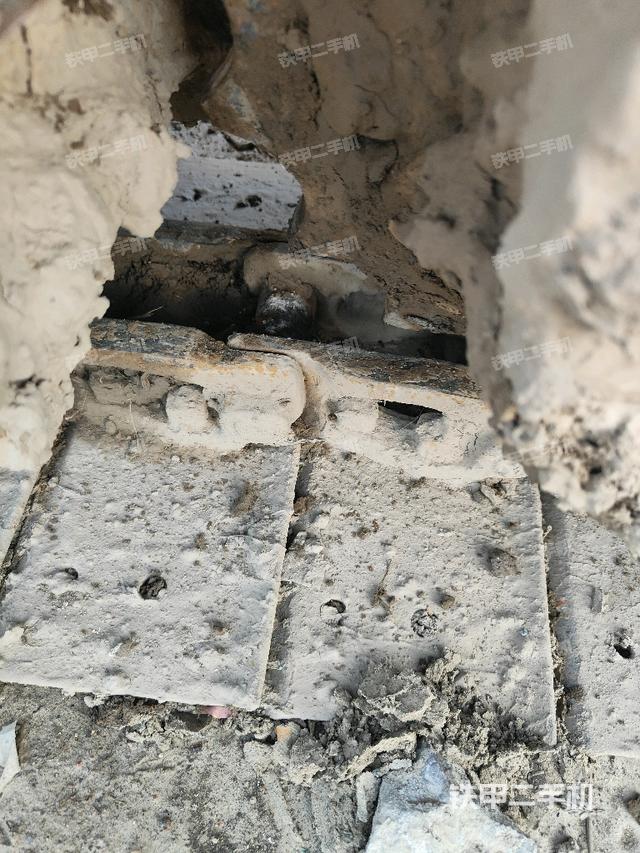 右驱动轮（行走机构）