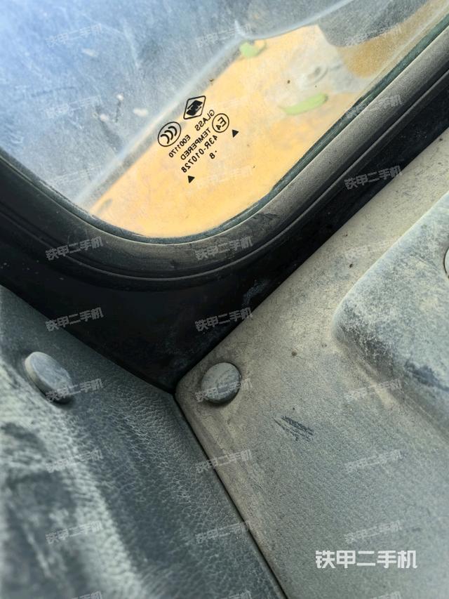 后窗玻璃角标（驾驶室部分）