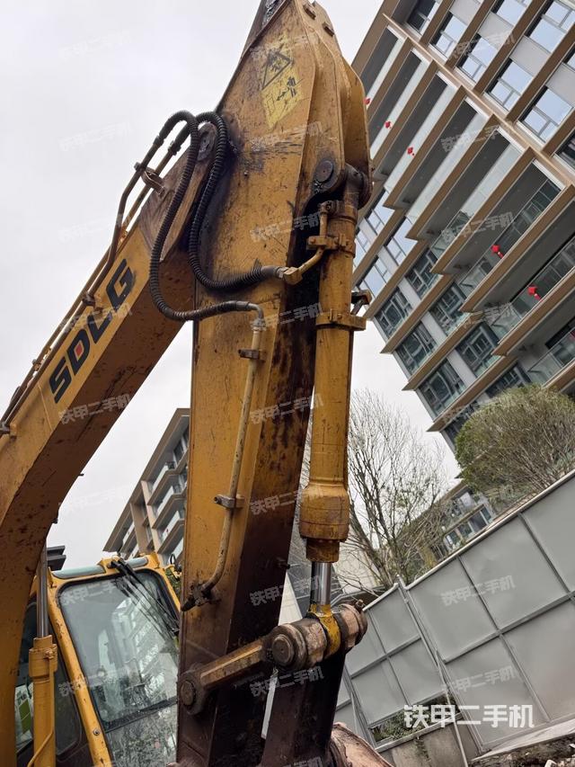 小臂整體右前（工作和回轉(zhuǎn)裝置）