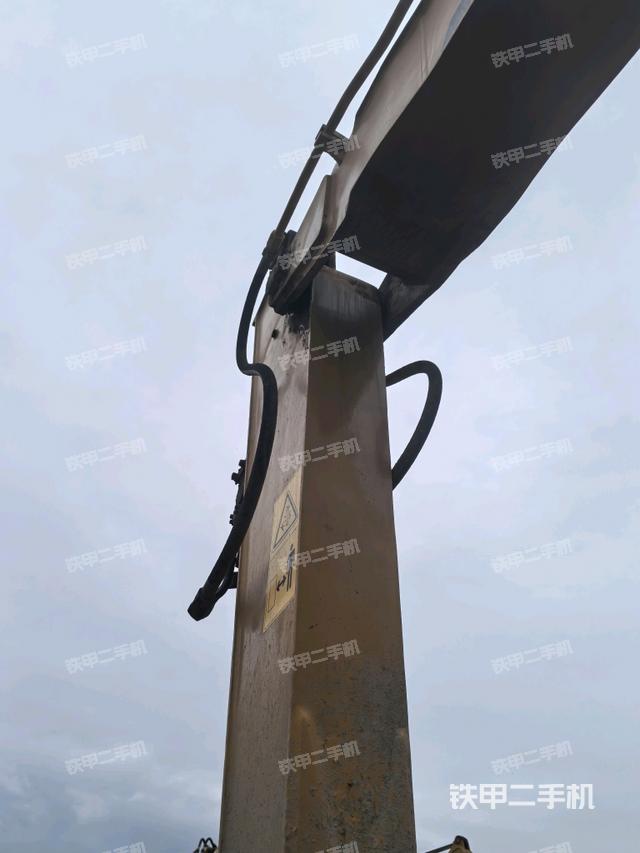 小臂整体左后（工作和回转装置）