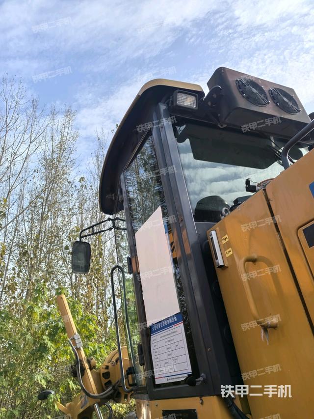 驾驶室正侧（驾驶室/操作室）