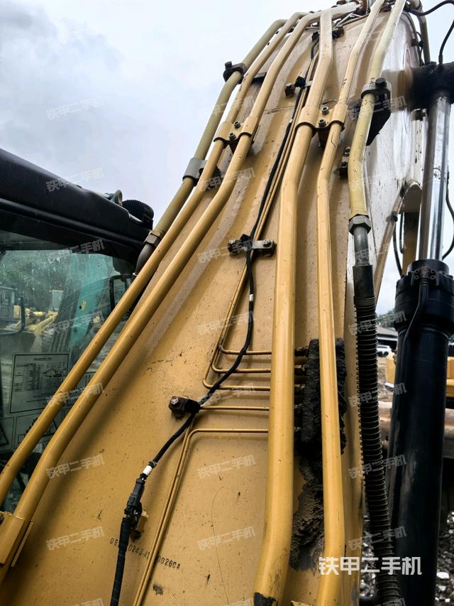 大臂背部俯视（工作和回转装置）