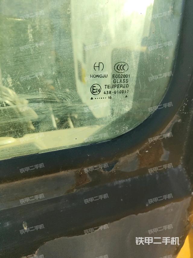 后窗玻璃角标（驾驶室部分）