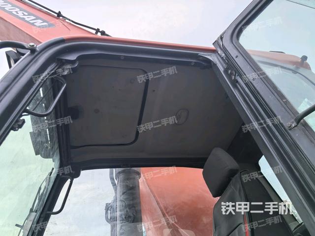 顶棚整体（驾驶室部分）