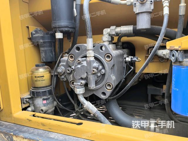 液压泵斜45 左（大件舱室）