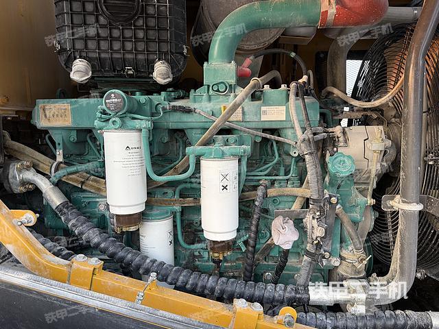 发动机左侧（整机外观及大件）