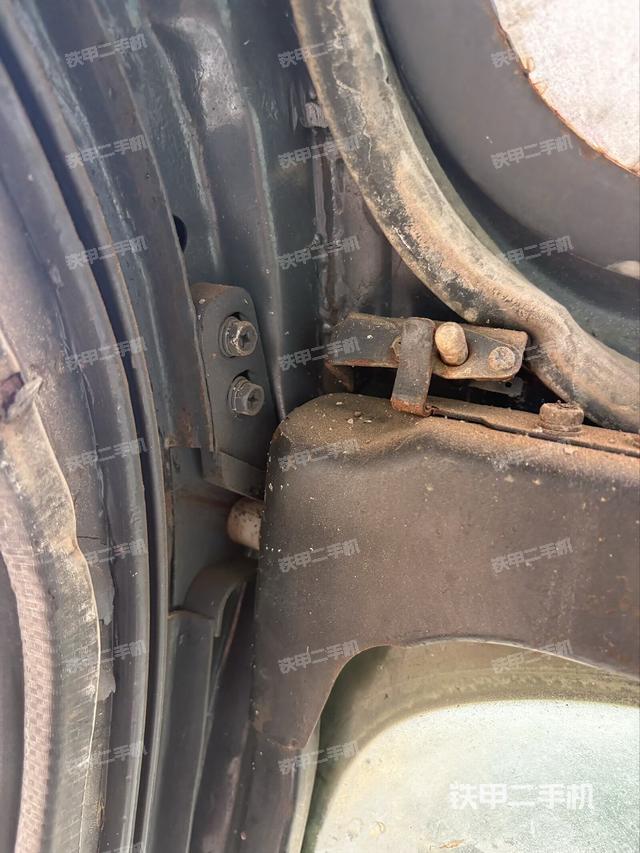 左后方玻璃角标（驾驶室部分）