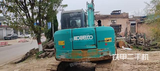 驾驶室顶部（整机外观）