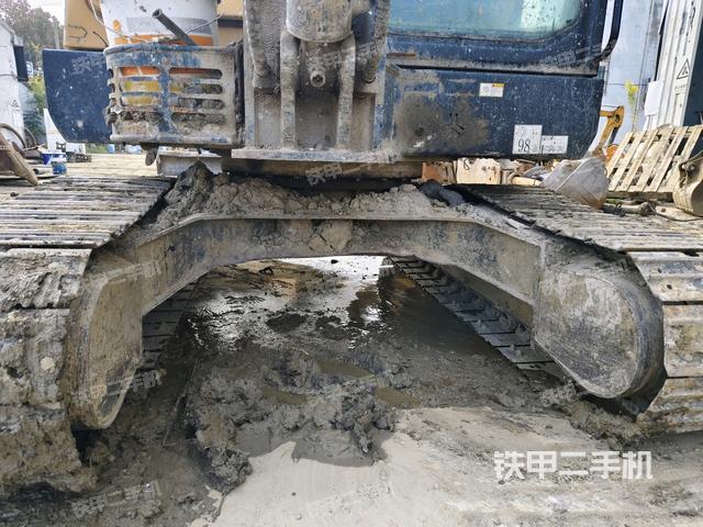 转盘和下车架正前（工作和回转装置）