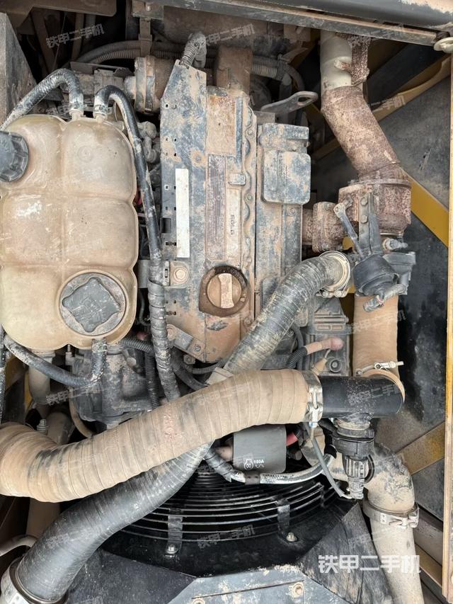 發(fā)動(dòng)機(jī)室（上車(chē)部件）